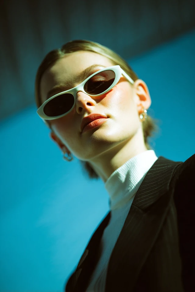 Minimalist Y2K Styling Tips - photo 2