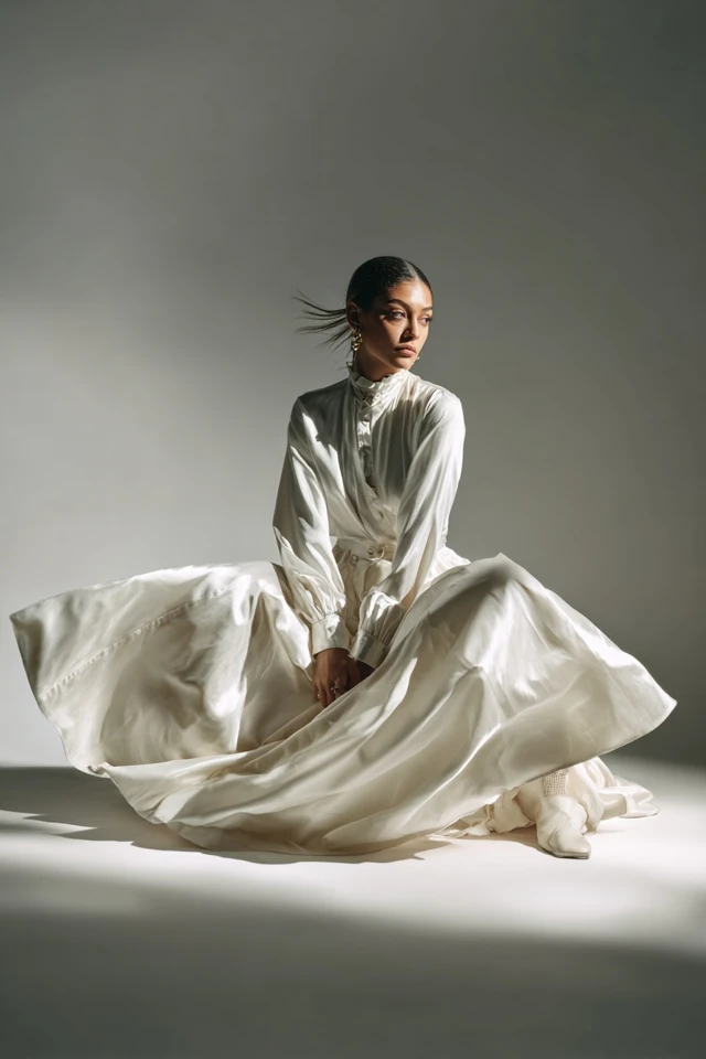 Elegant Satin Skirt Curated - photo 4
