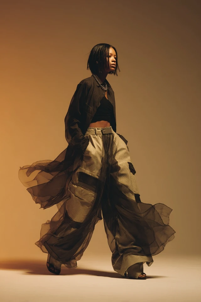 Chic Cargo Pants Layering - photo 4