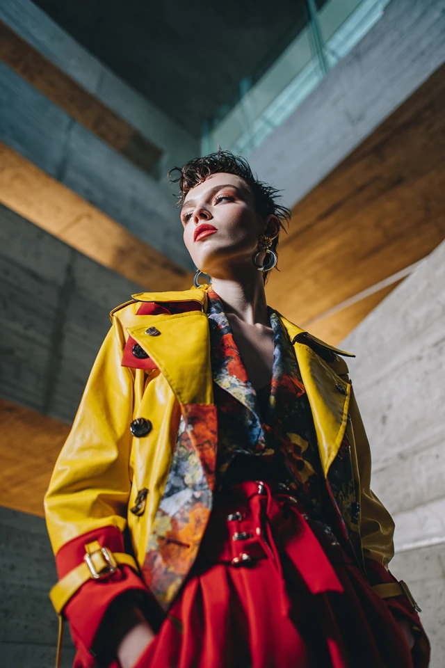 Edgy Trench Coat Chic - photo 4