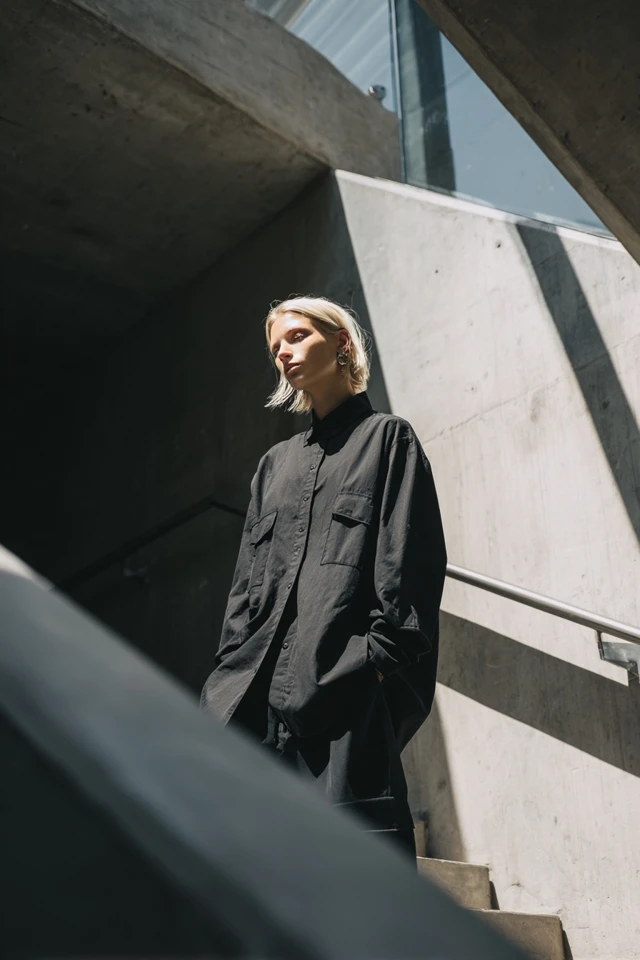 Effortless Street Style Oversized Shirt Style and Fit - photo 4