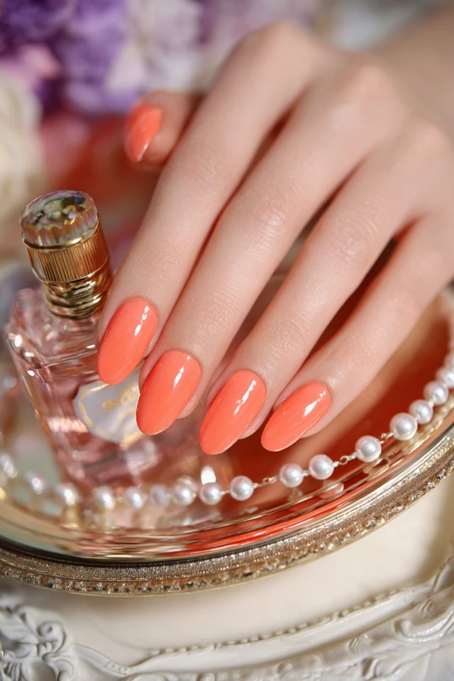 Iconic Oval Nails