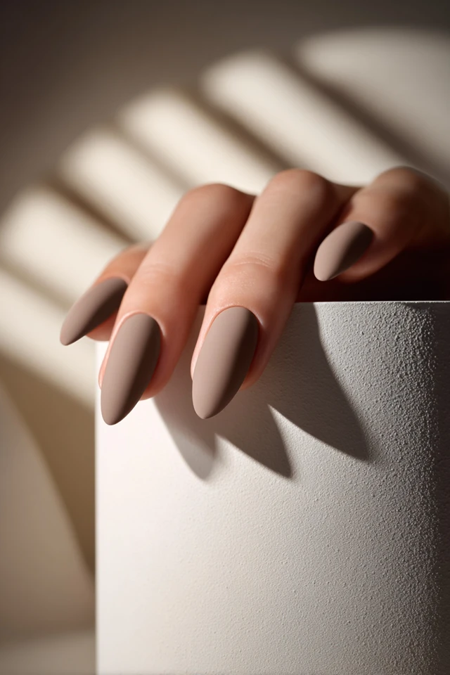 Minimalist Mani - photo 3